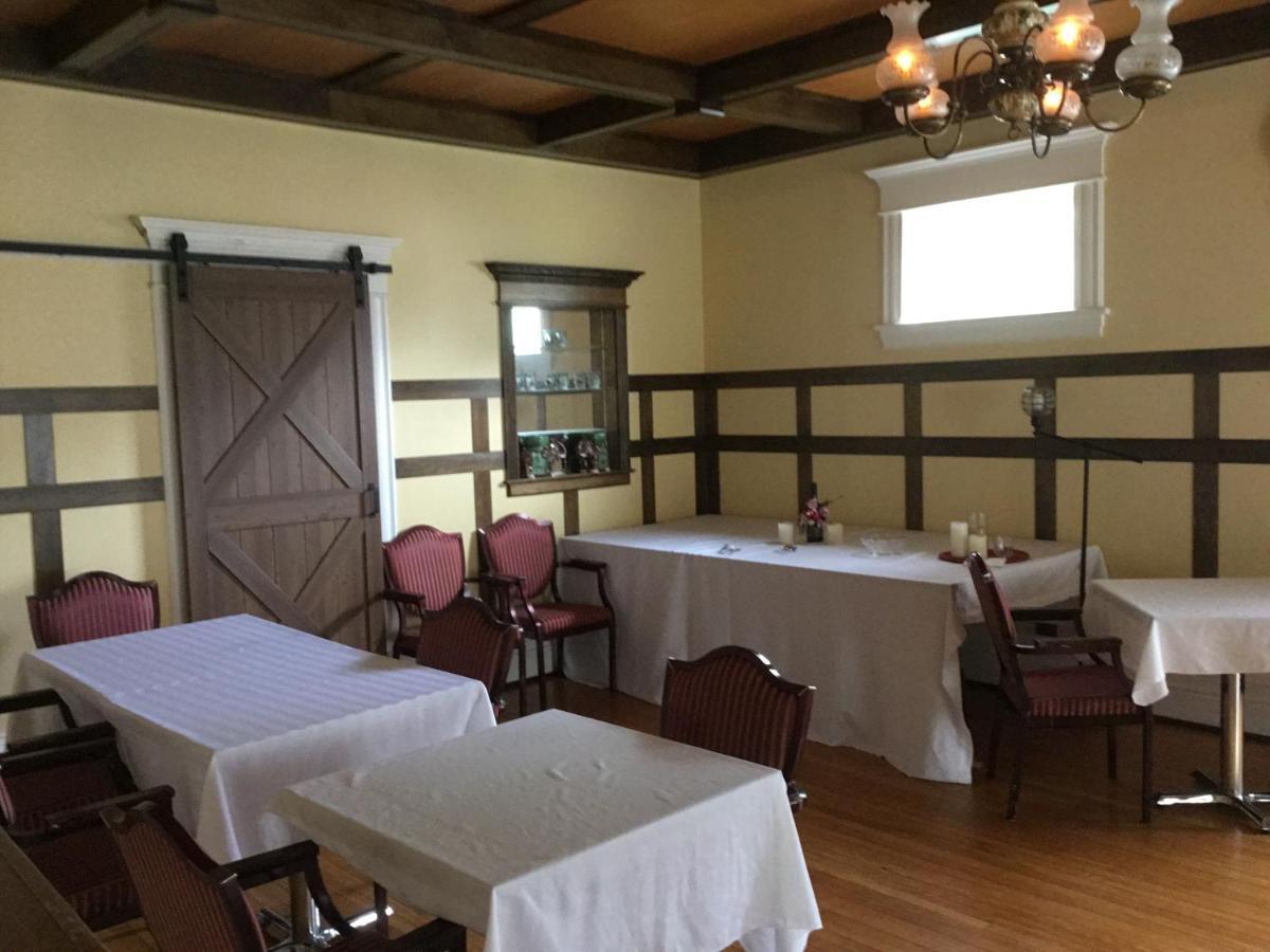 Marmora And Lake Inn And Victorian Diner 외부 사진
