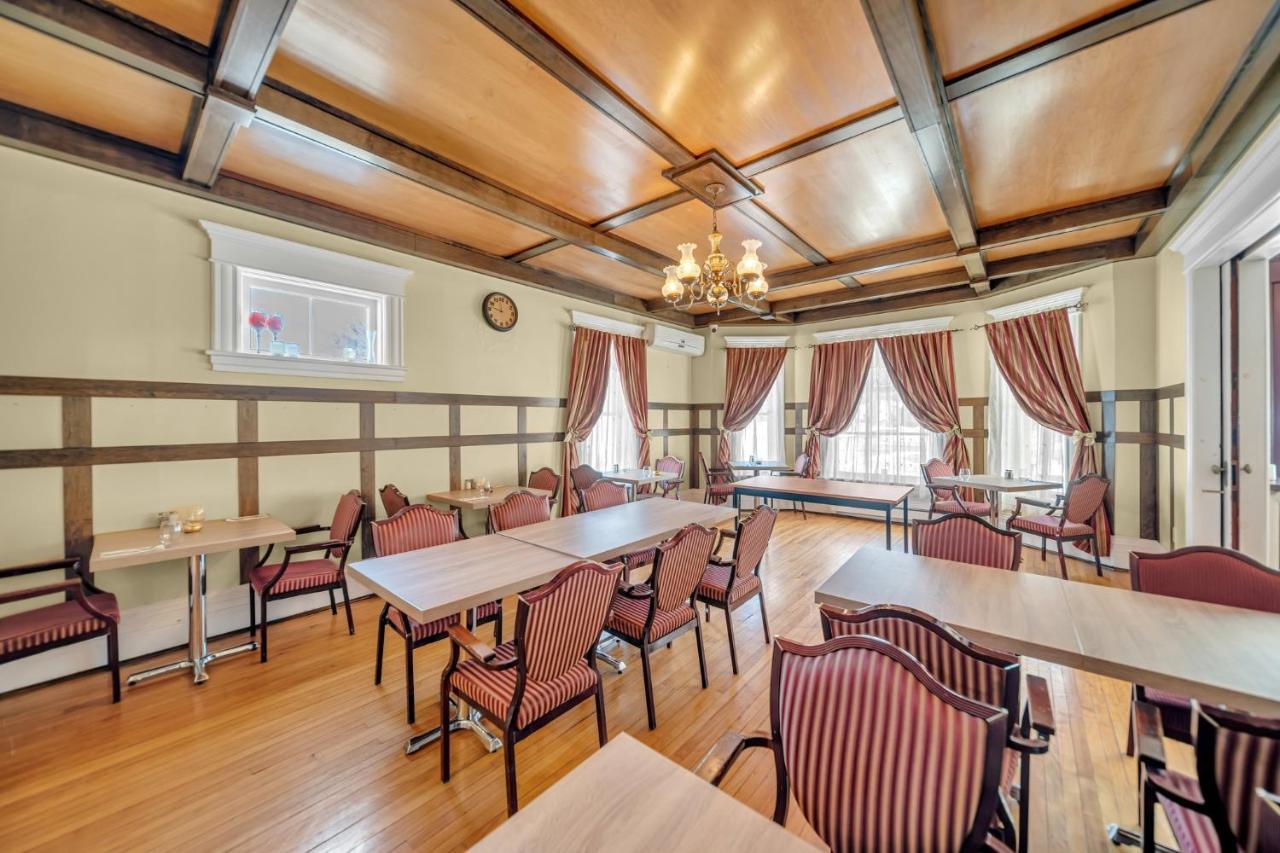 Marmora And Lake Inn And Victorian Diner 외부 사진
